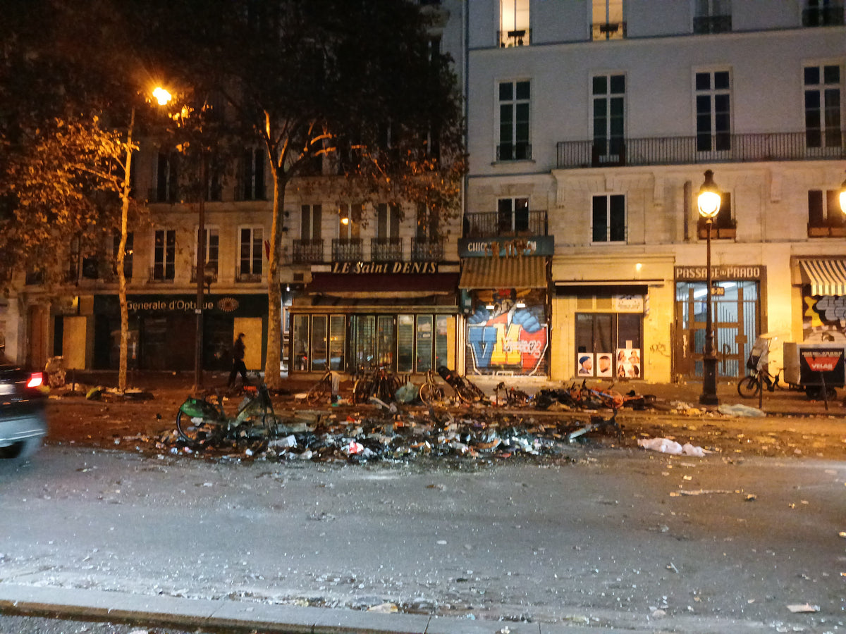Paris — faubourg Saint-Denis, la nuit